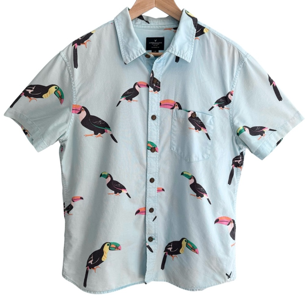 American Eagle Mens Shirt Size Large Parrot Toucan Bird Short Sleeve Button Blue